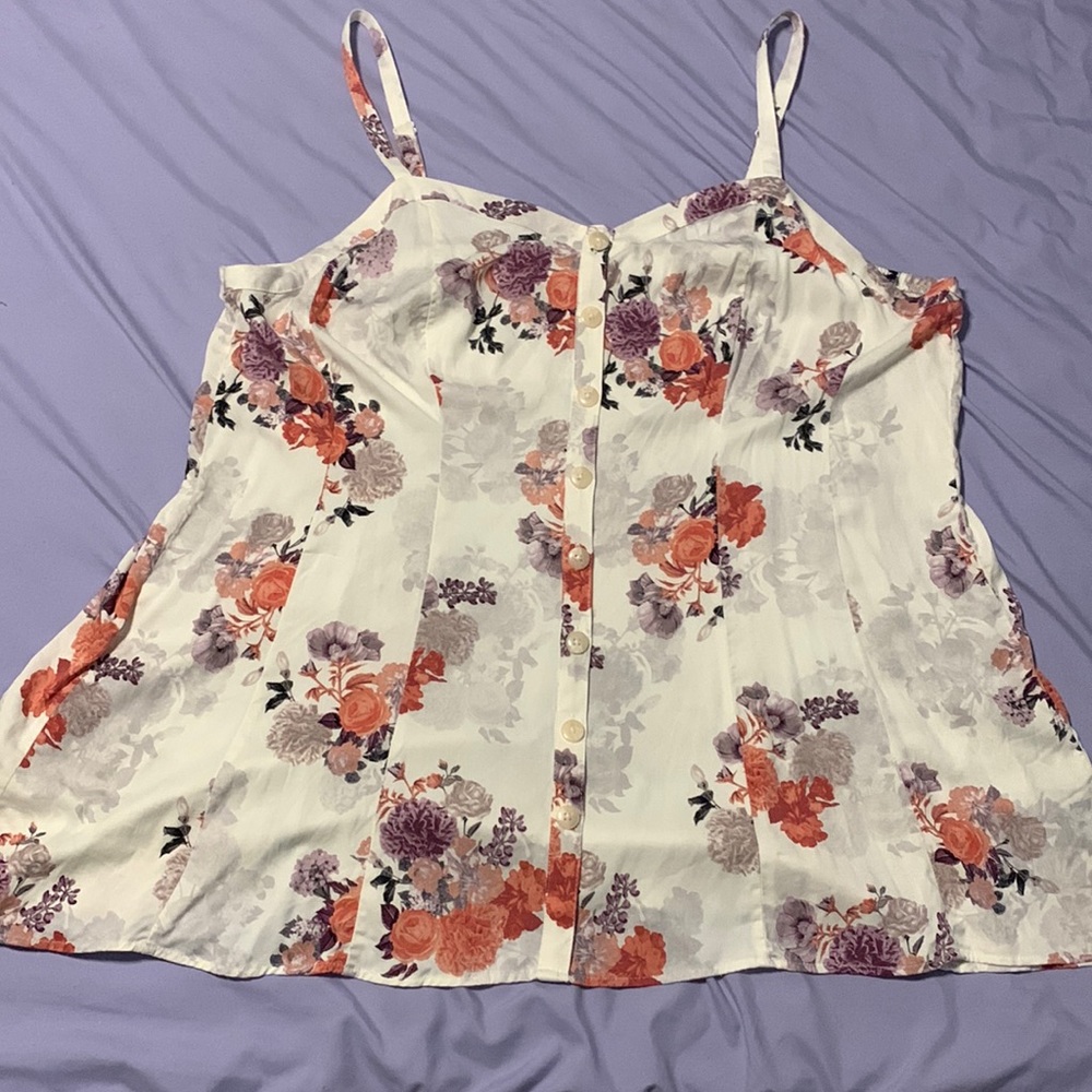 Torrid floral cami with faux-buttons. Size 3 (22/24)